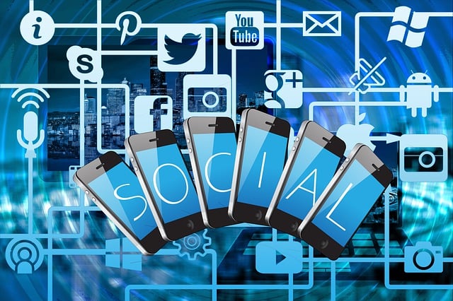 Comment les médias sociaux influencent la perception des actualités